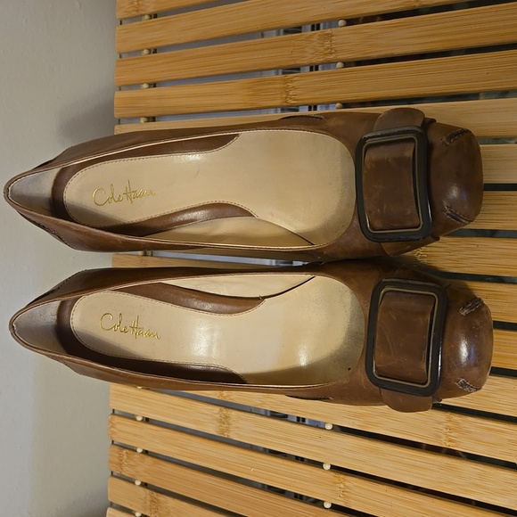 Cole Haan brown leather heels with pilgrim buckle - Picture 2 of 11